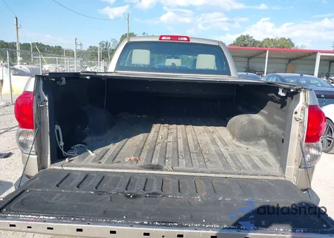 2008 Toyota Tundra Base 5.7L V8 z USA, uszkodzony, nr VIN 5TFRV54118X069419